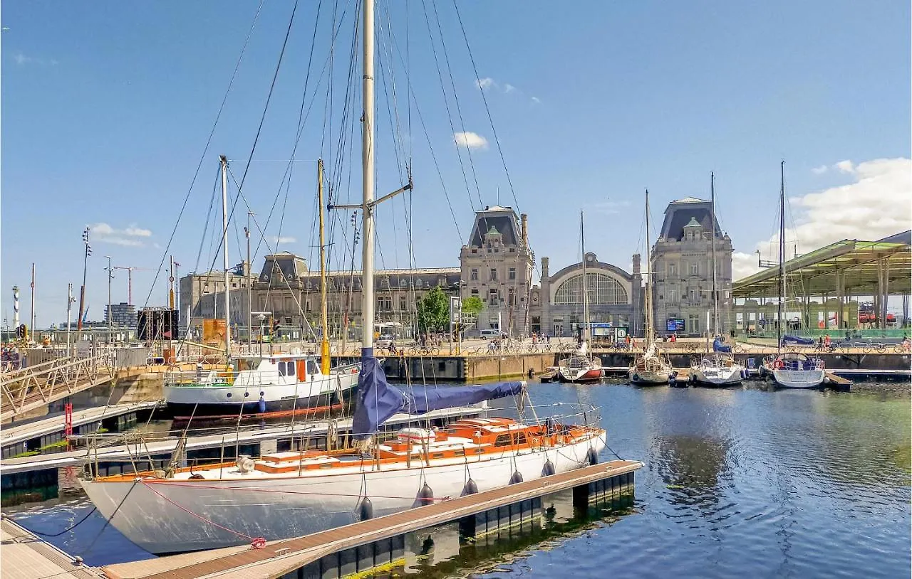 2 Bedroom Stunning Apartment In Oostende