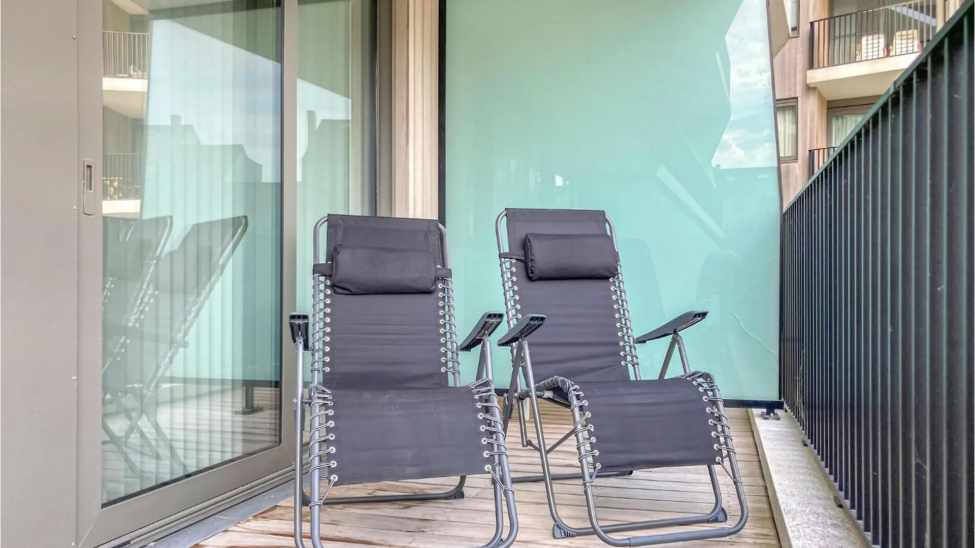 2 Bedroom Stunning Apartment In Oostende